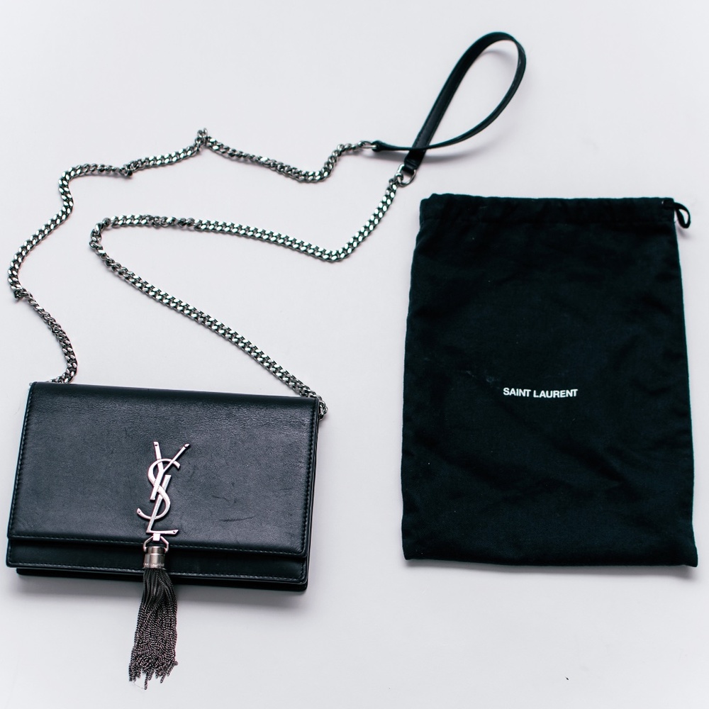 💎✨Authentic✨💎 Saint Laurent chain wallet in black with tassel